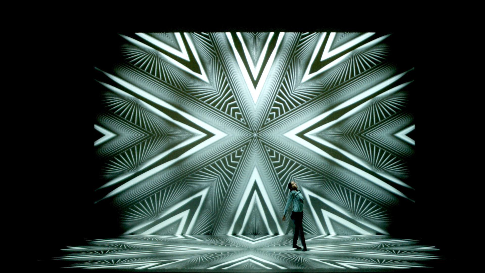 Danza y video mapping Immersive Dreams